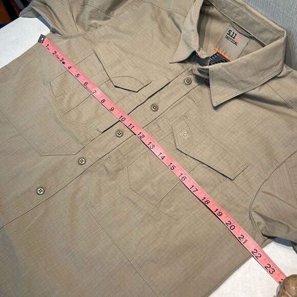 5.11 Tactical Mens Button Front Shirt Sz Medium Khaki Tan Long Sleeve - Picture 11 of 12